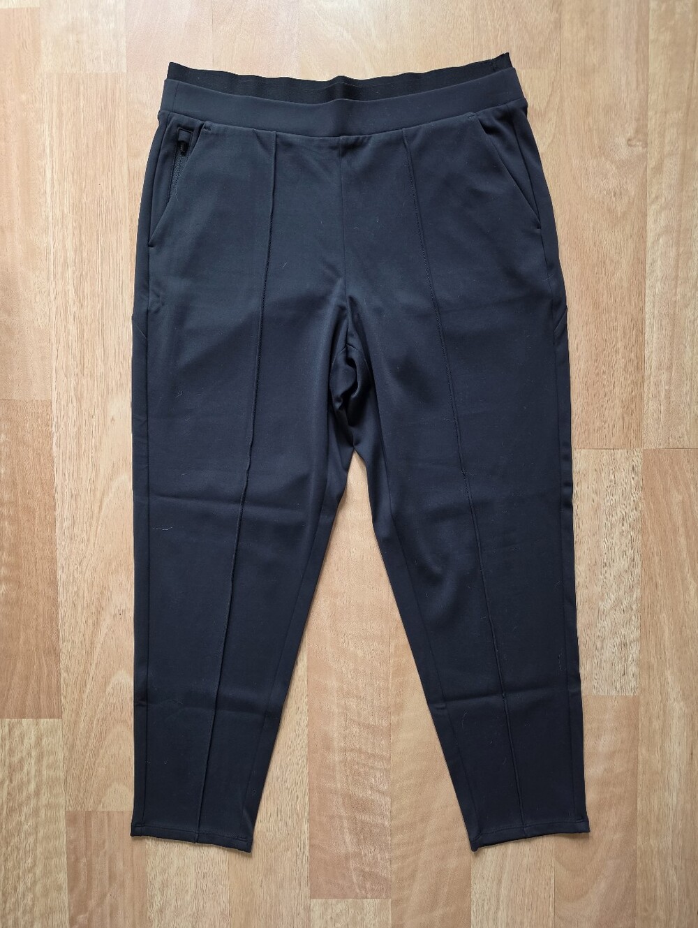 👠ATHLETA👟BLACK VENICE PINTUCK PANTS, SZ. MEDIUM, COMFY & VERSATILE!! EUC!!